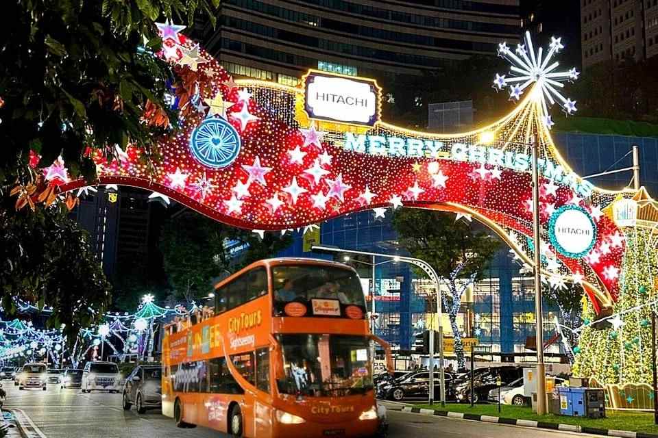 City Tours: FunVee Singapore Christmas Light Up Tour