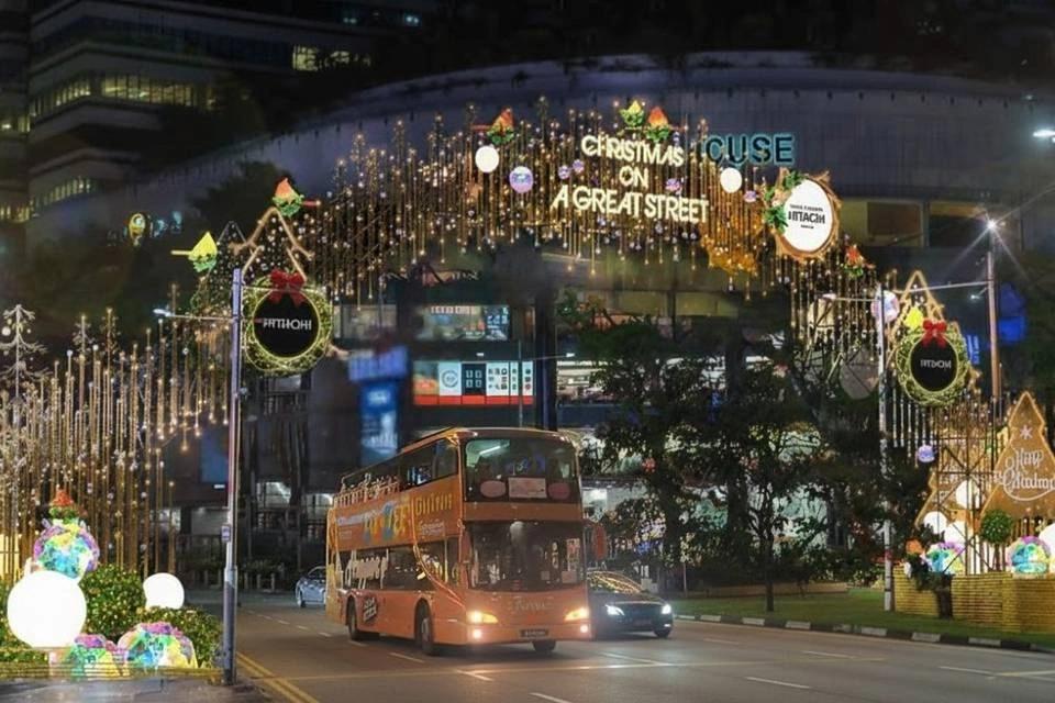 FunVee Christmas Special Open Top Bus Tour