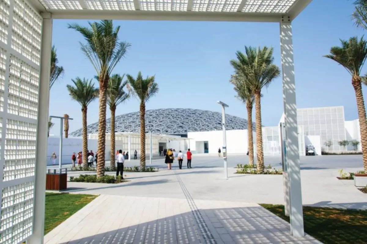 Abu Dhabi City Tour with Visit to the Louvre Museum