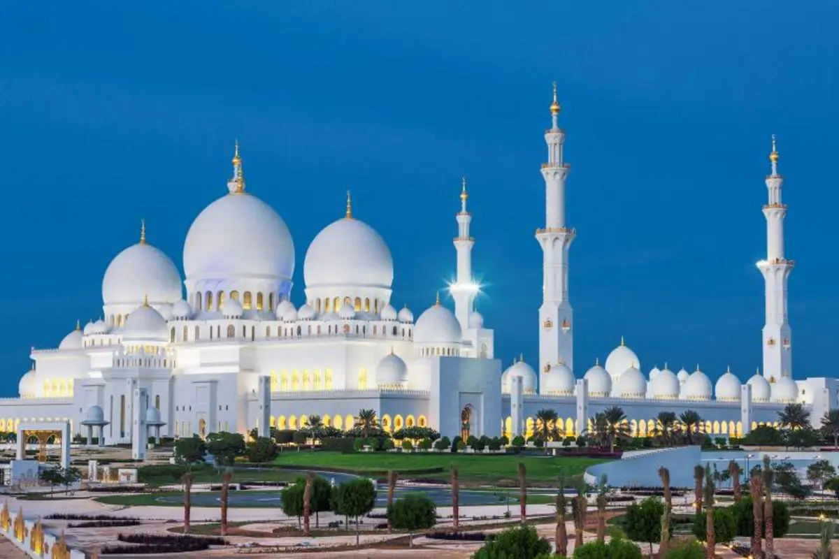 High Tea at Emirates Palace with Abu Dhabi City Tour