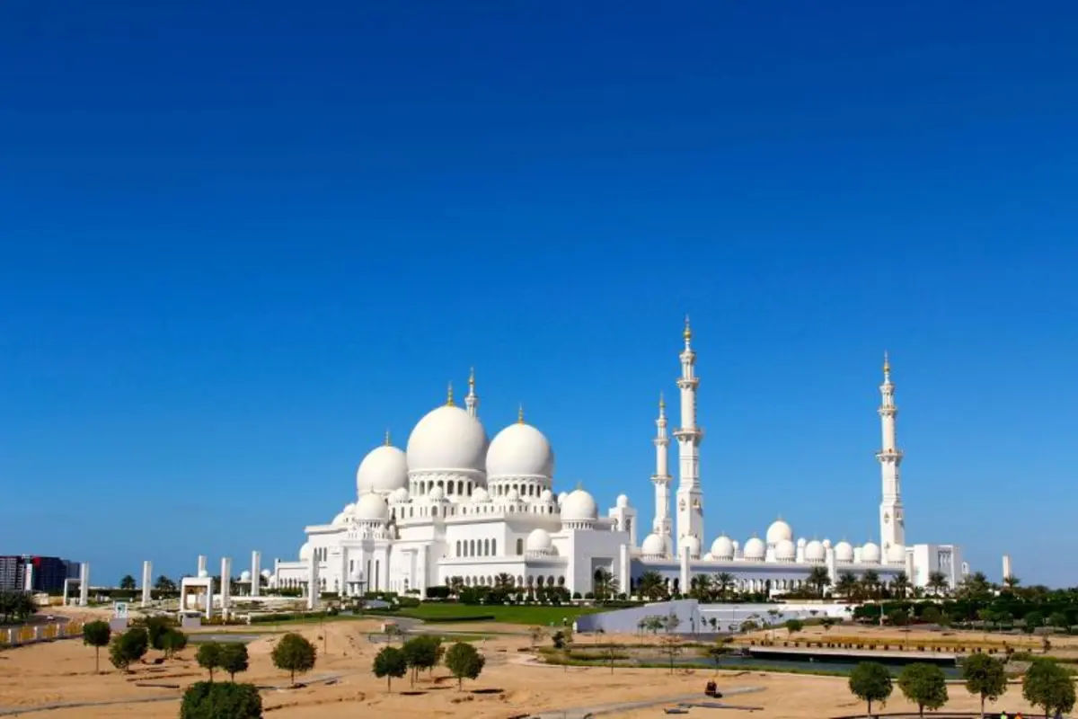 Abu Dhabi City Tour with Warner Bros. Entrance Ticket