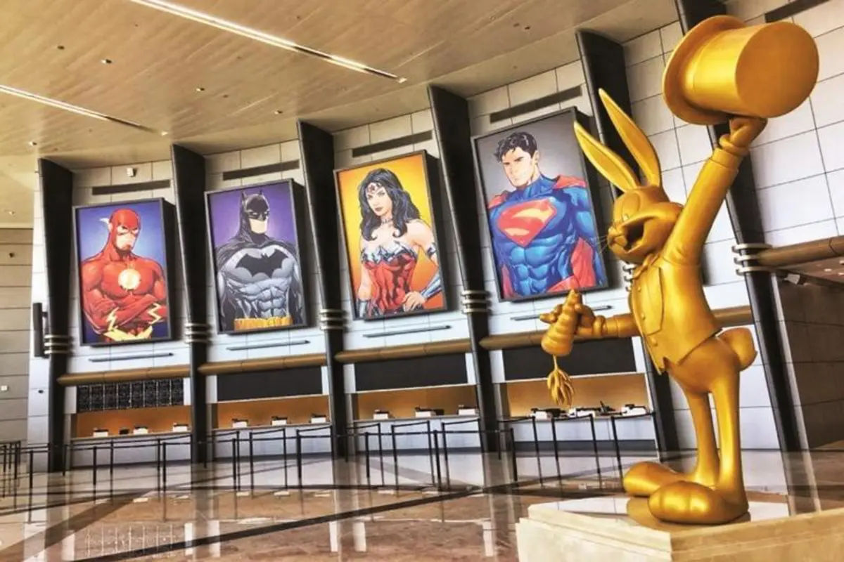 Abu Dhabi City Tour with Warner Bros. Entrance