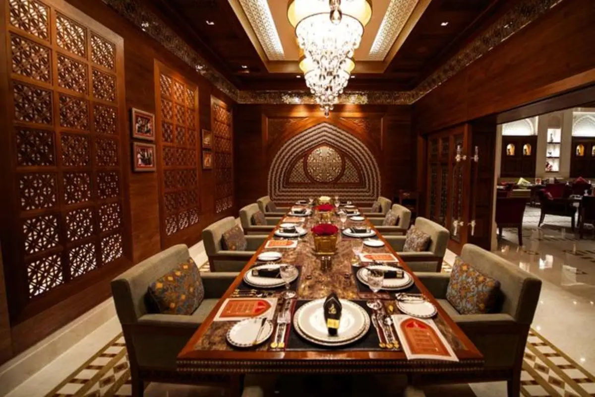 Al Angham Dining Experience with Muscat City Tour by Night
