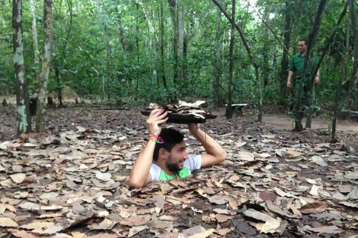 Anh Viet: Ho Chi Minh Hop On Hop Off with CuChi Tunnels (2 Day Pass)