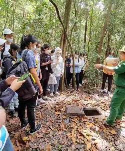 Anh Viet: Ho Chi Minh Hop On Hop Off with CuChi Tunnels (2 Day Pass)