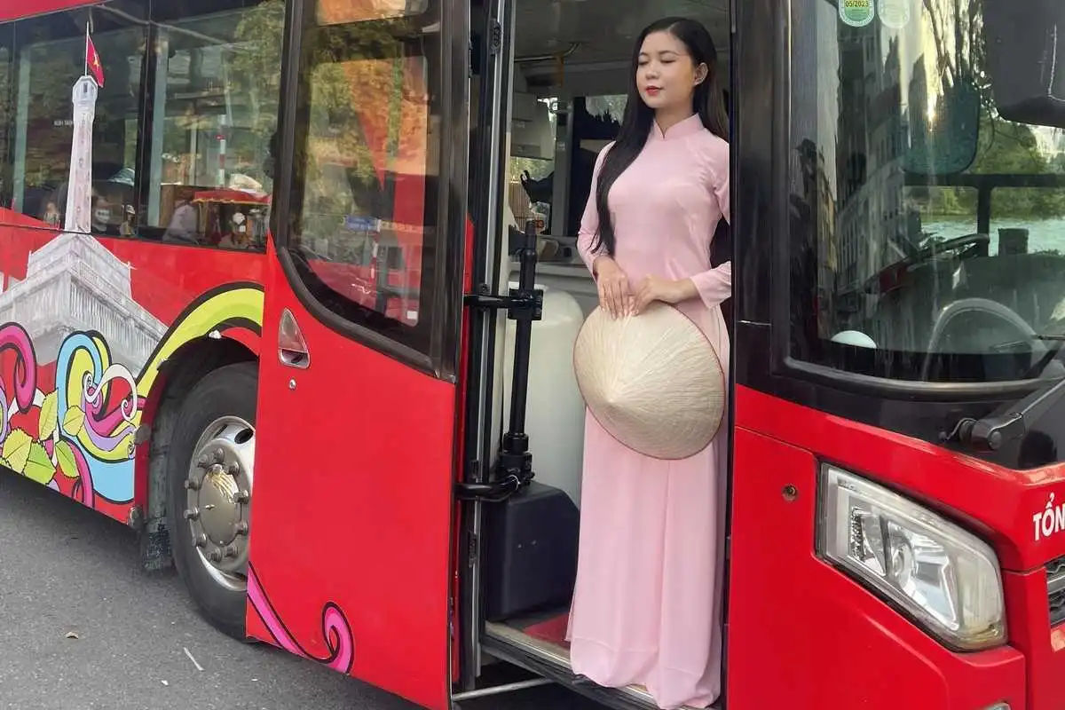 Anhvient : Hanoi Hop On-Hop Off Bus Tour