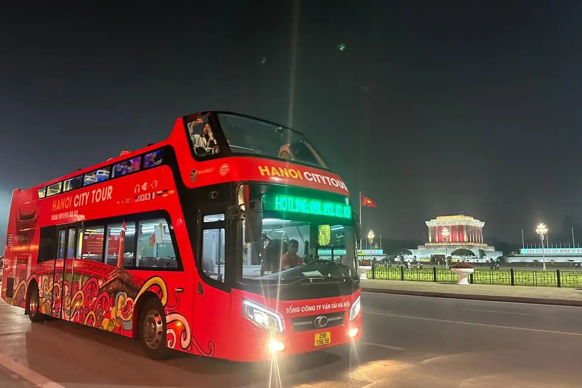 Anh Viet: Hanoi Panoramic Bus Day and Night Tour 