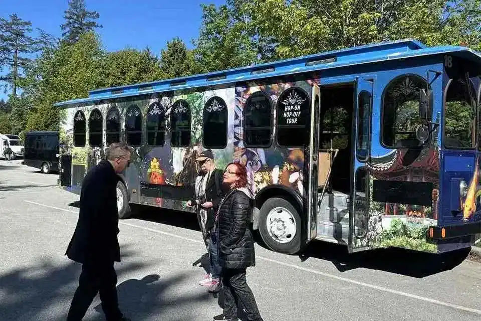 Vancouver Hop On Hop Off Trolley Bus Tour