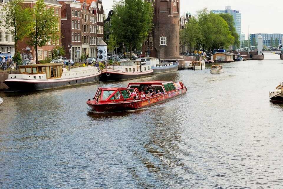 Amsterdam hop on hop off boat tour