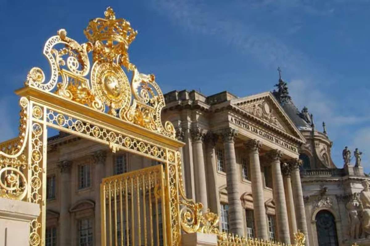 Guided Tour to Palace of Versailles - Skip the Line visit (from Paris)