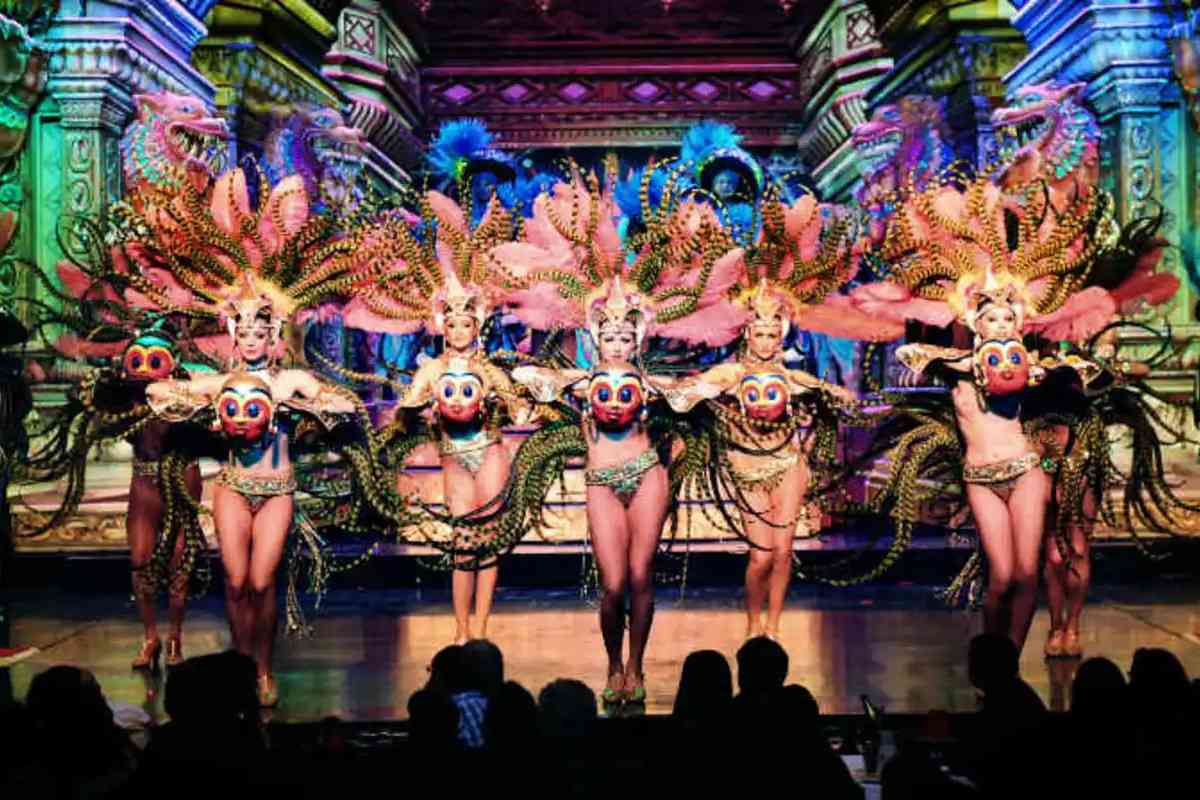 Moulin Rouge Show with Roudtrip Transfers