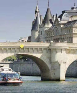 Paris City Tour with Seine Cruise and Lunch at Eiffel Tower Reserved Access