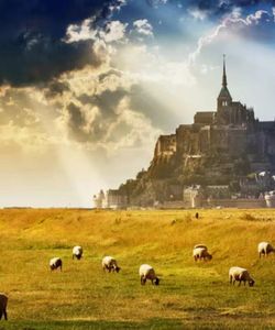 2-Days Tour to Mont Saint-Michel, Loire Valley Chateaux