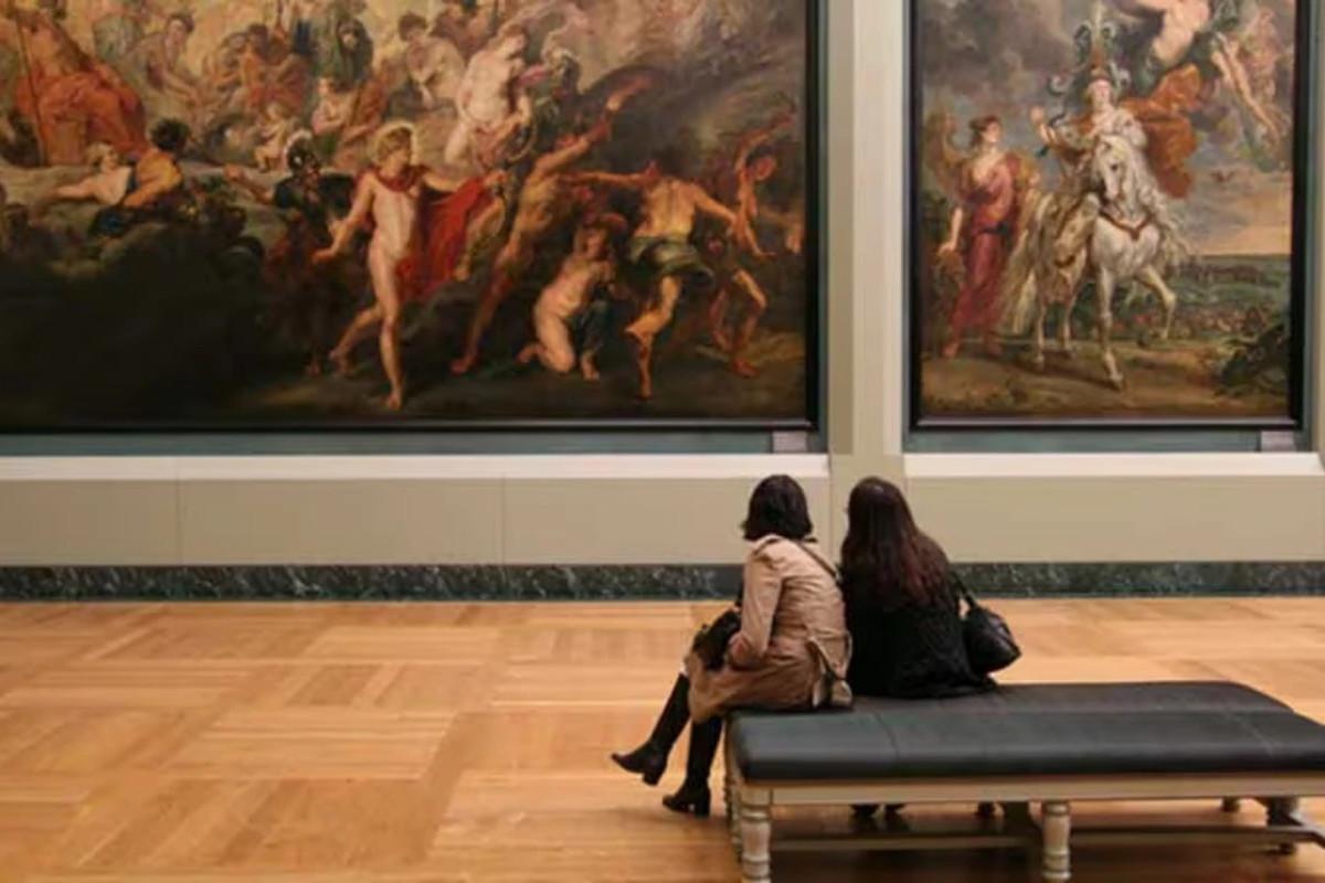Reserved Entrance to Louvre Museum with Access to the Mona Lisa Painting 