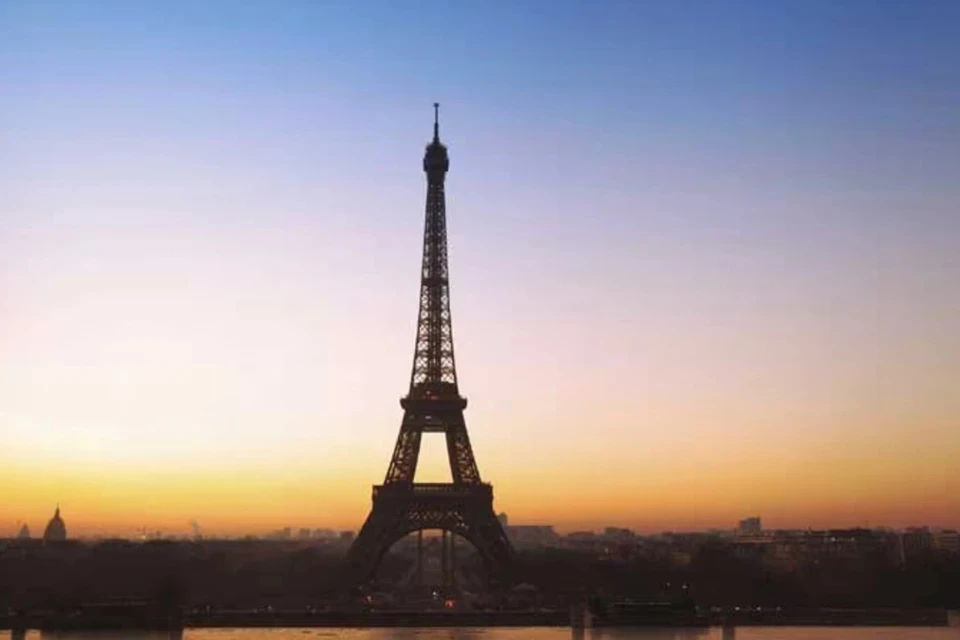Paris by Night with Moulin Rouge - Champagne Included