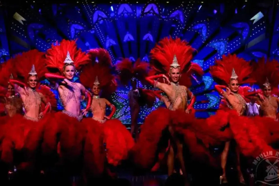 Paris by Night with Moulin Rouge - Champagne Included