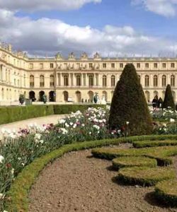 Guided Tour of Giverny and Versailles - Small Group