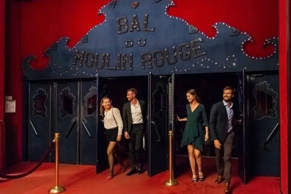 Reserved Access to Eiffel Tower, Seine Cruise, Moulin Rouge Show with Champagne