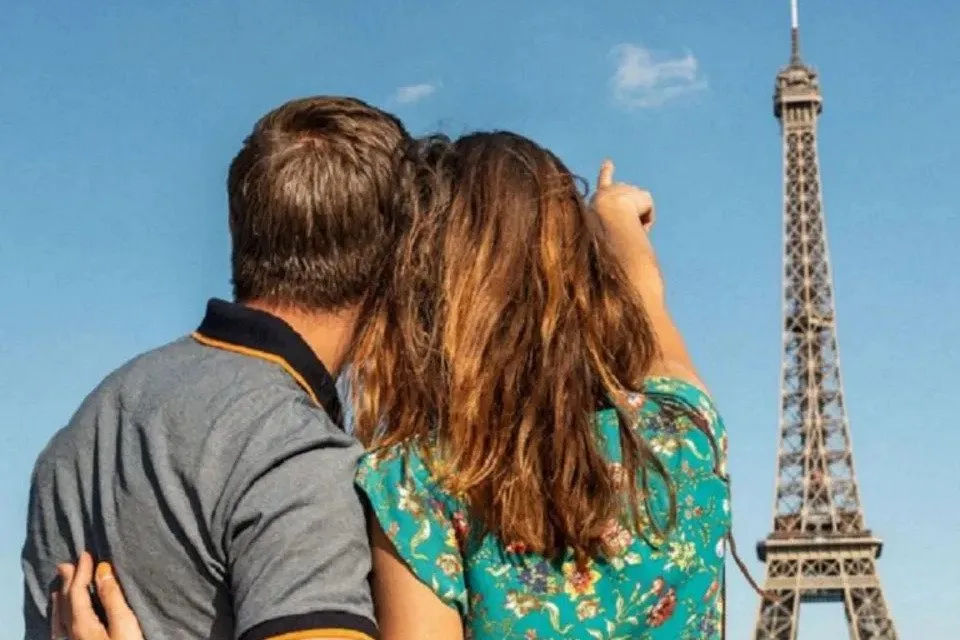Reserved Access to Eiffel Tower, Seine Cruise, Moulin Rouge Show with Champagne