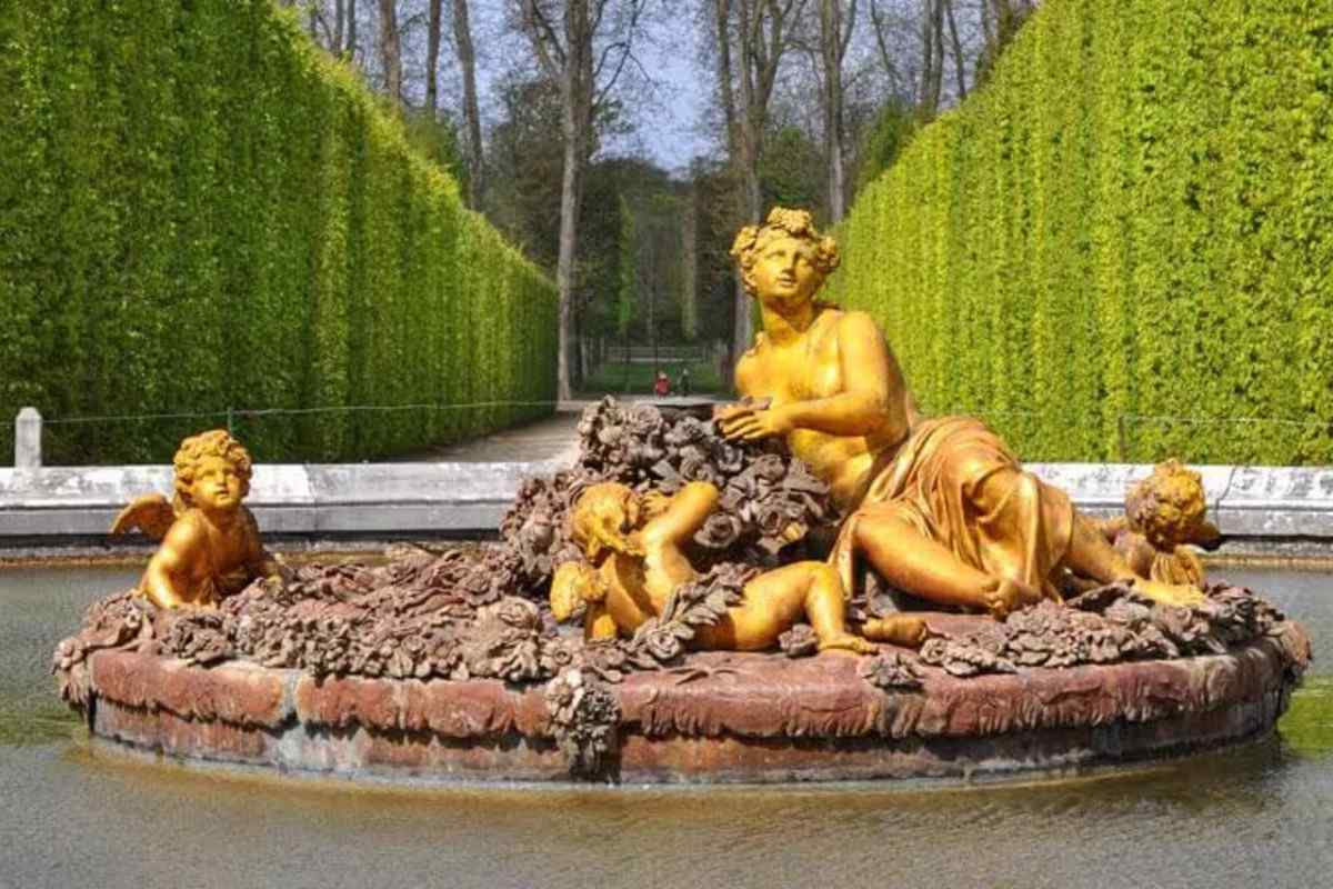 Audio Guided Tour to Palace of Versailles - With Transfers