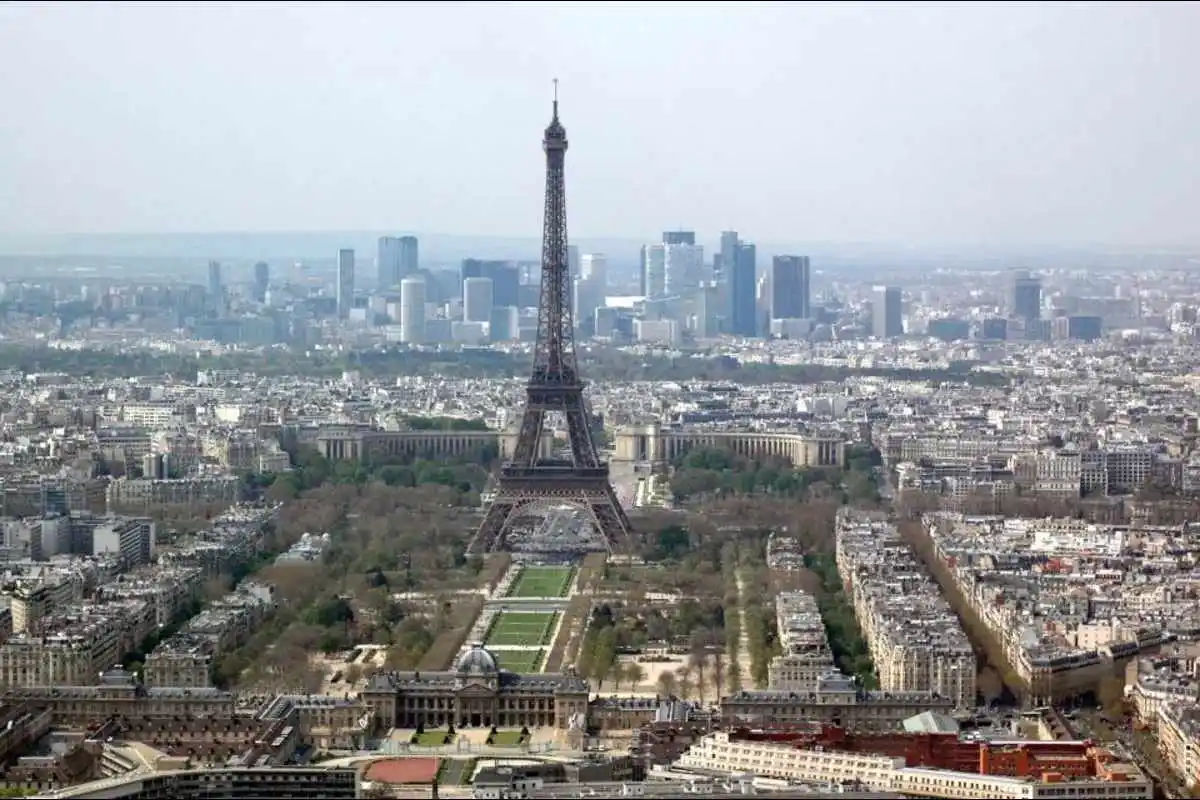 3rd Floor Reserved Access to the Eiffel Tower with Meal
