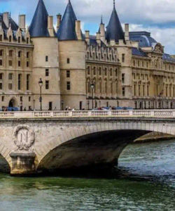 Paris City Tour, Seine River Cruise with Reserved Access to Eiffel Tower Summit