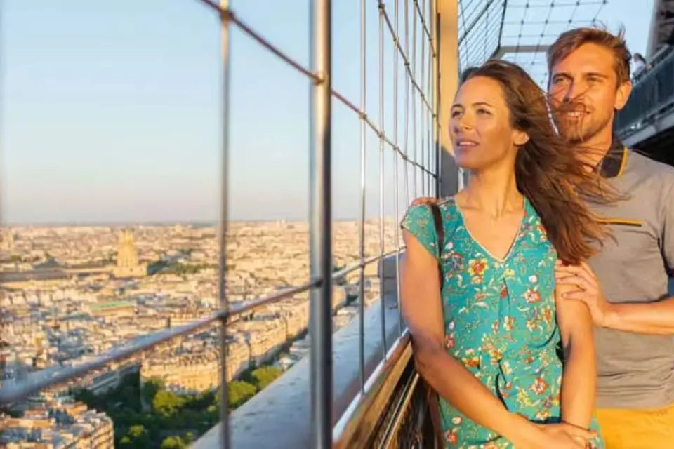 Paris City Tour, Seine River Cruise with Reserved Access to Eiffel Tower Summit