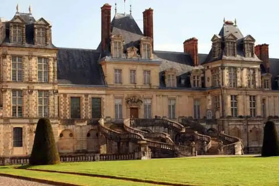2-Days Paris Museum Pass with Seine River Cruise