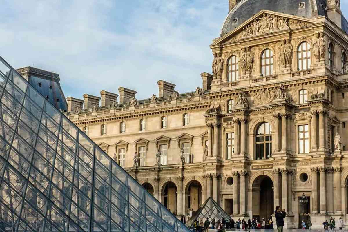 Full Day Tour to Louvre Museum, Eiffel Tower 2nd Floor and River Cruise