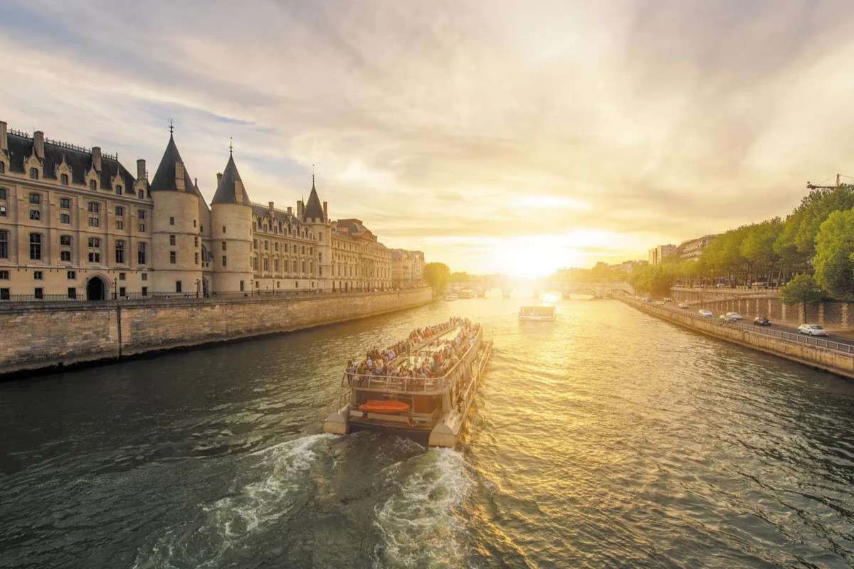 Full Day Tour to Louvre Museum, Eiffel Tower 2nd Floor and River Cruise
