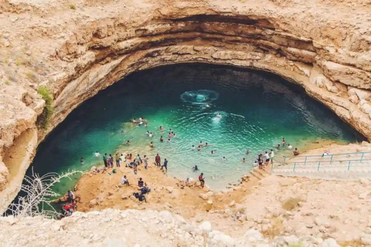Southern Treasures and Wadi Shab Adventure Tour