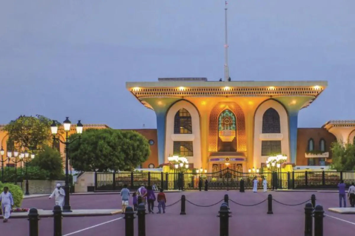 Muscat by Night Tour with Local Dinner