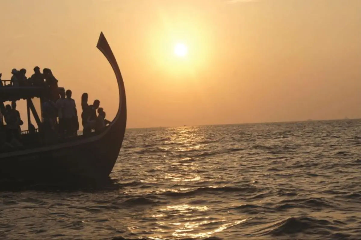 Sunset on the Water : Dhow Cruise Muscat