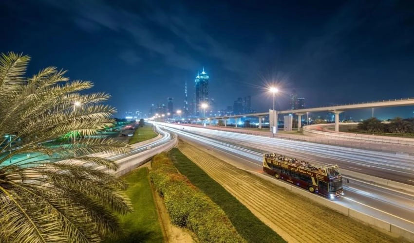 Big Bus Tours: Dubai Panoramic Night Tour with Live Guide