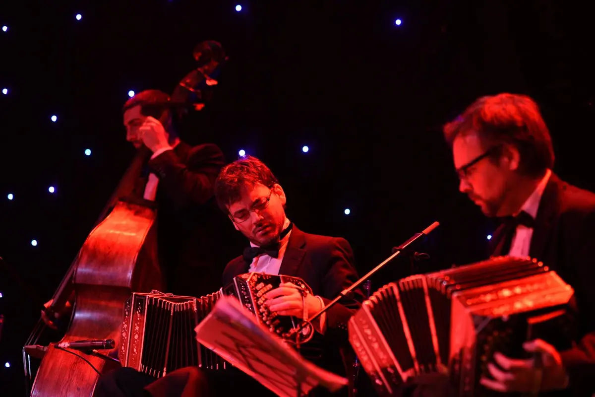 Tango Show at El Viejo Almacen with Transfers 