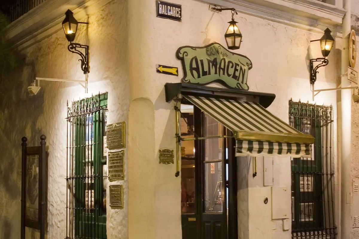 Tango Show at El Viejo Almacen with Transfers 
