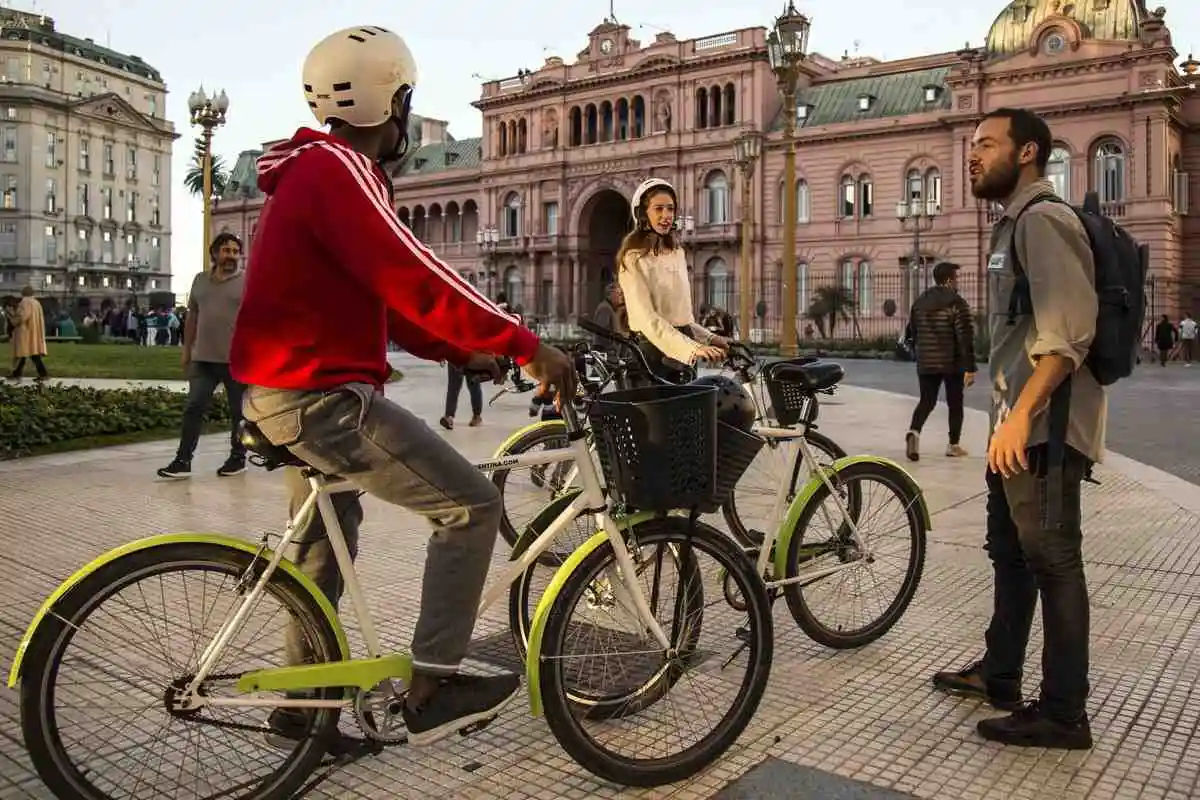 City Tour in Palermo and Recoleta by Bike