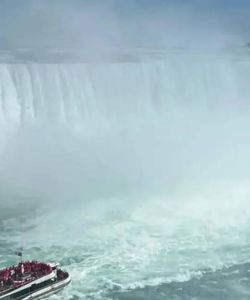 Niagara Falls Day Tour with Boat Ride from Toronto