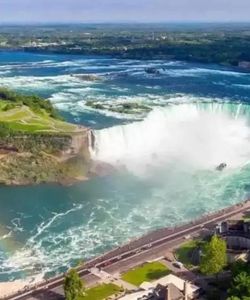 Niagara Falls Tour with Boat & Lunch from Toronto