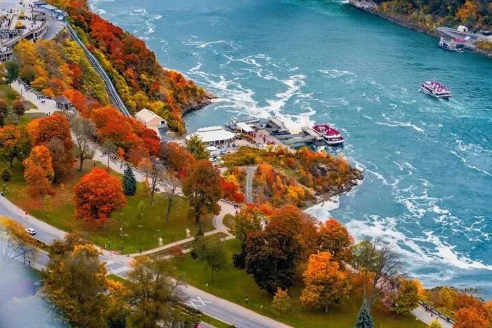 Niagara Falls Day Tour from Toronto with Boat & Lunch