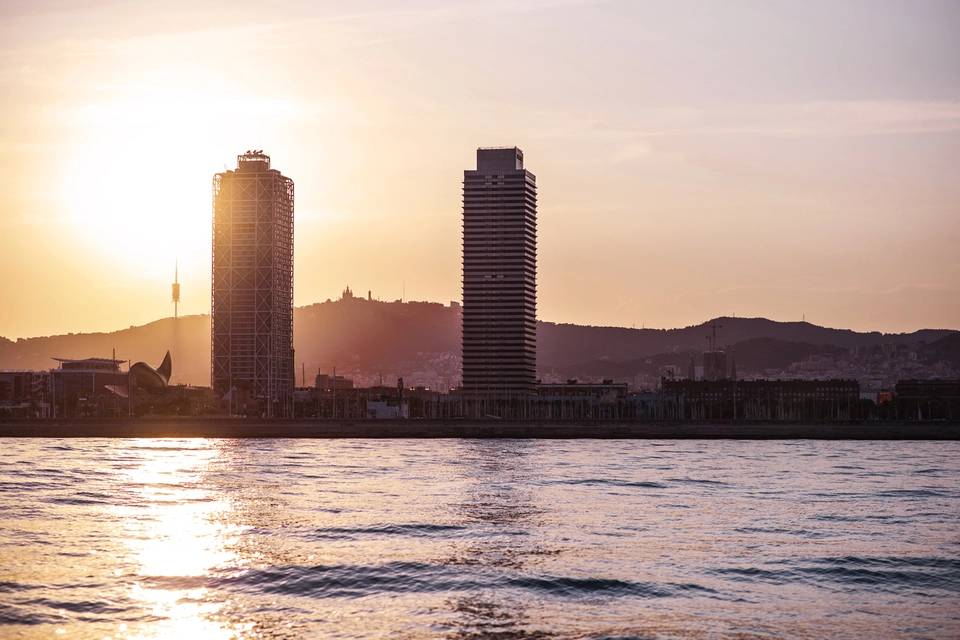 Barcelona Golden Sunset and Chill-Out