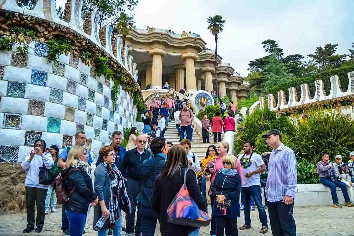 Park Guell & Sagrada Familia Guided Tour with Tower Access