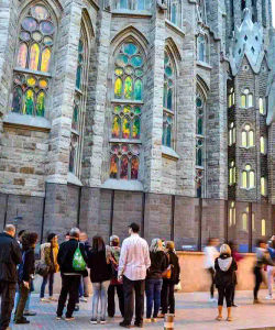 Park Guell & Sagrada Familia Guided Tour with Tower Access