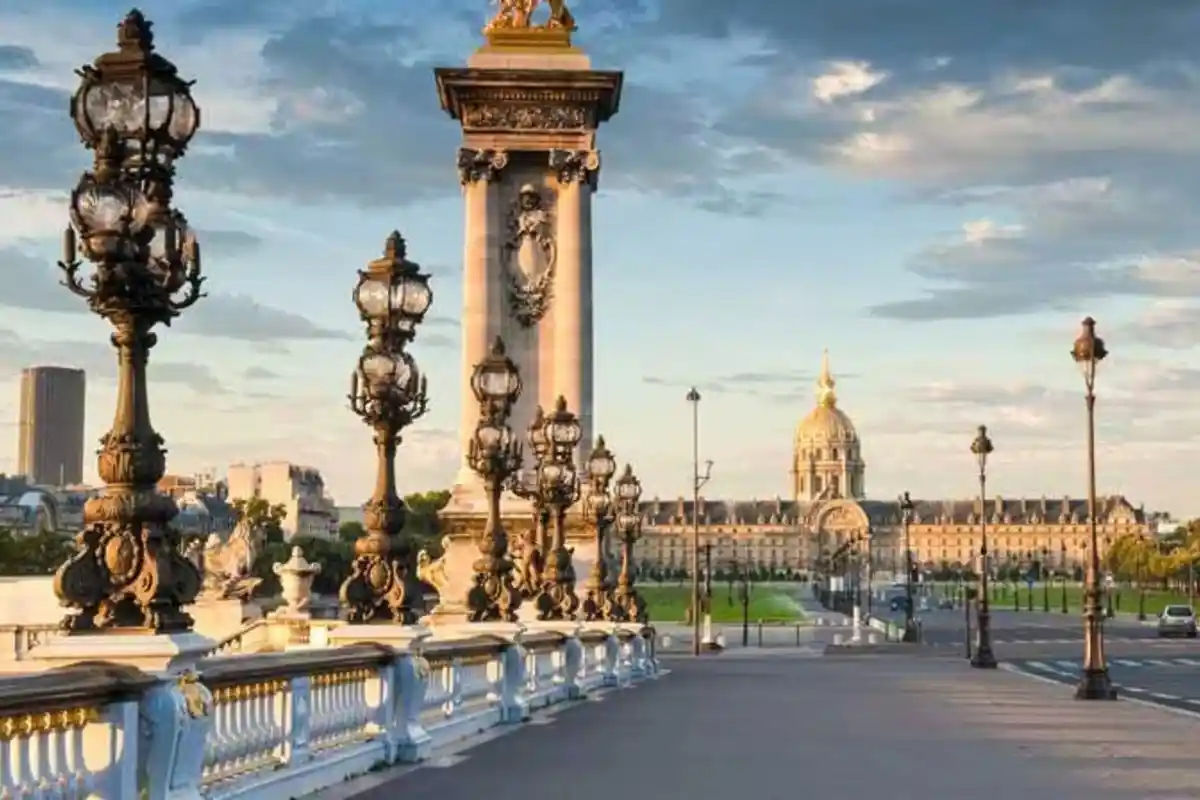 Moulin Rouge Show With Dinner with Paris Night Tour