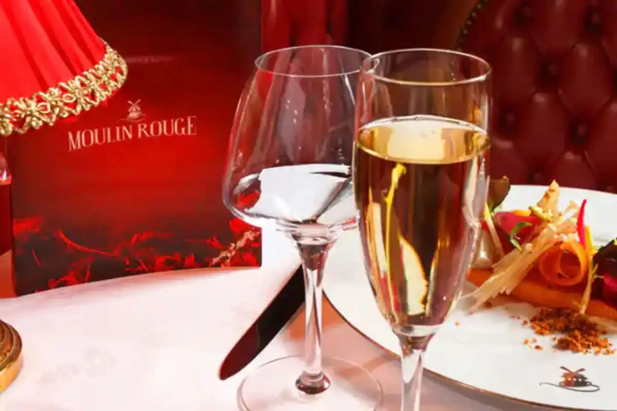 Moulin Rouge Show With Dinner with Paris Night Tour