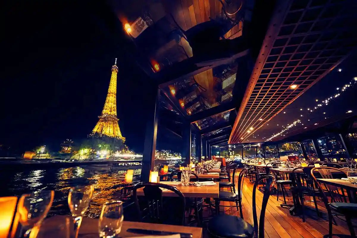 Romantic Dinner Cruise at 9PM with Table on the Window