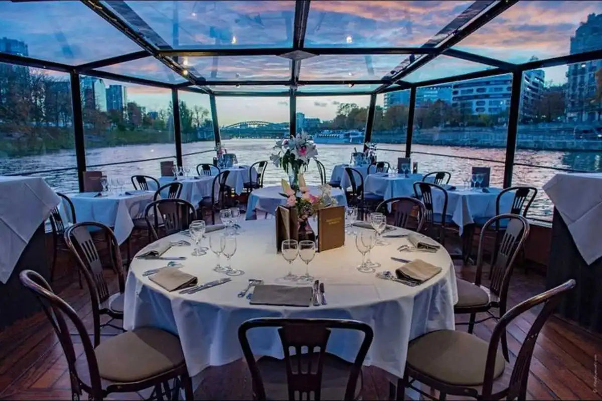 Romantic Dinner Cruise at 9PM with Table on the Window