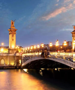 Seine River Cruise with Dinner at 9pm