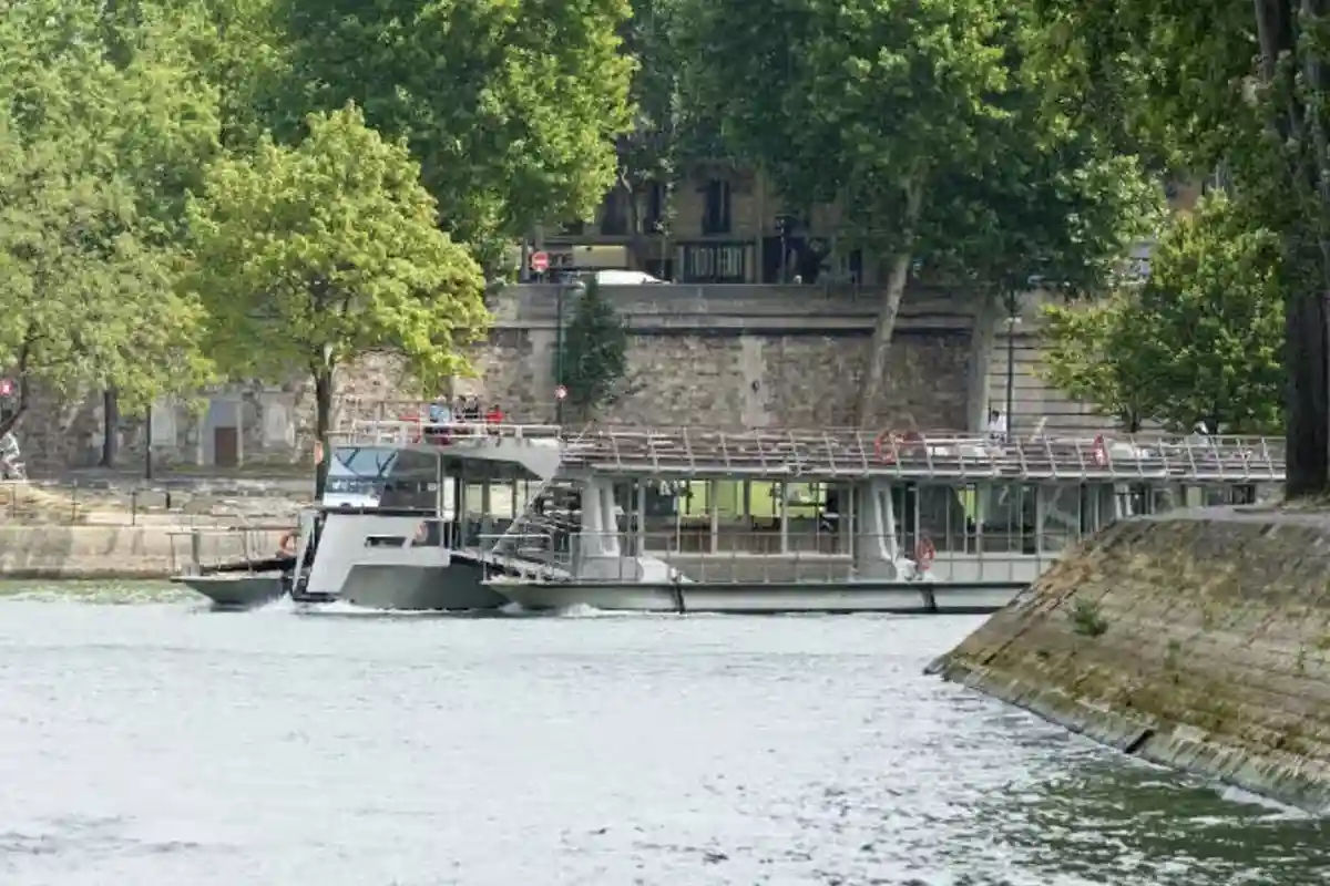 Audio Guided Seine River Cruise