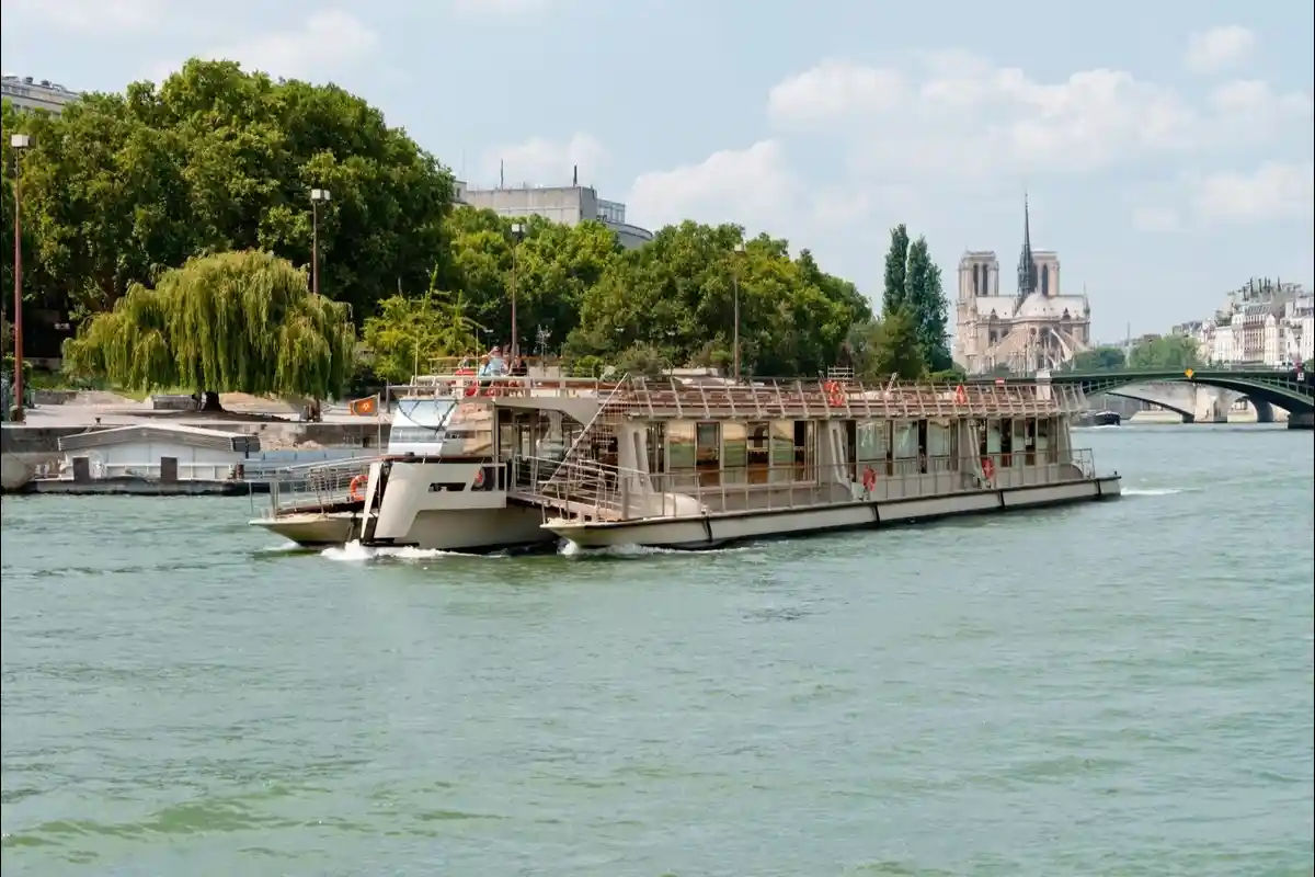 Audio Guided Seine River Cruise